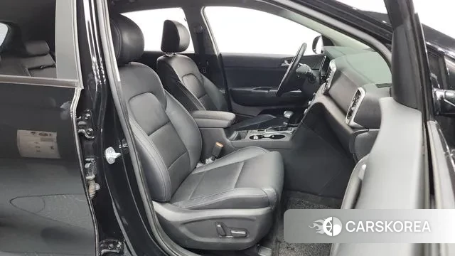 Kia Sportage The Bold 2021 Черный из Кореи, фото 2