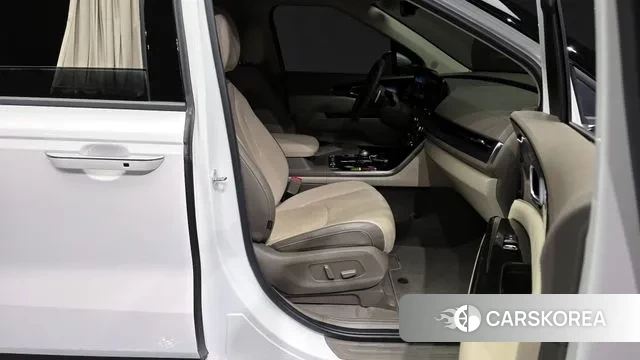 Kia Carnival 4th generation 2023 Белый из Кореи, фото 2