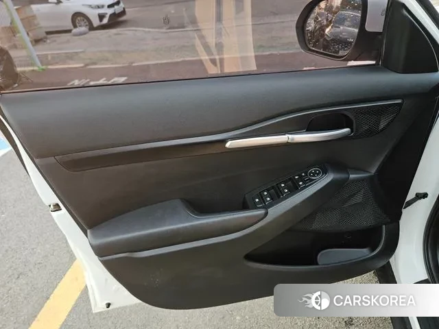 Kia Seltos 2021 Белый из Кореи, фото 2