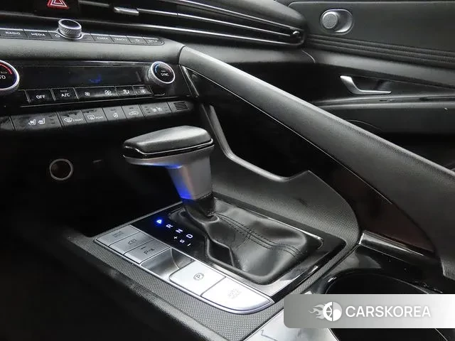 Hyundai Avante Hybrid (CN7) 2022 Белый из Кореи, фото 2