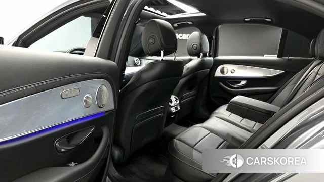 Mercedes-Benz E-Class W213 2021 Серый из Кореи, фото 2