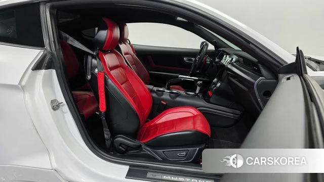 Ford Mustang 2019 Белый из Кореи, фото 2