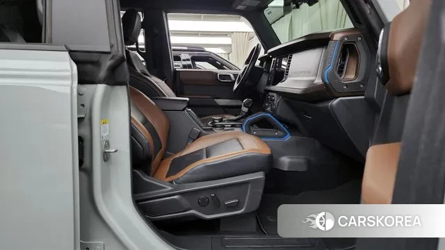 Ford Bronco 6th Generation 2022 Цвет галактики из Кореи, фото 2