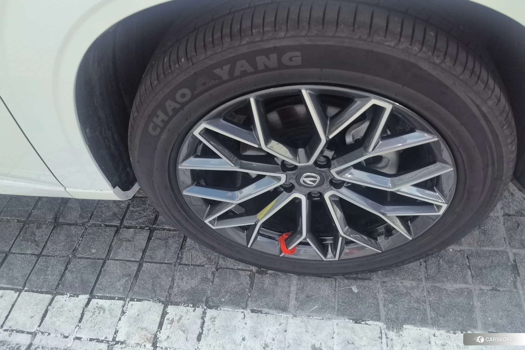Chang'an UNI-Z PHEV 2025 Белый из Китая, фото 2