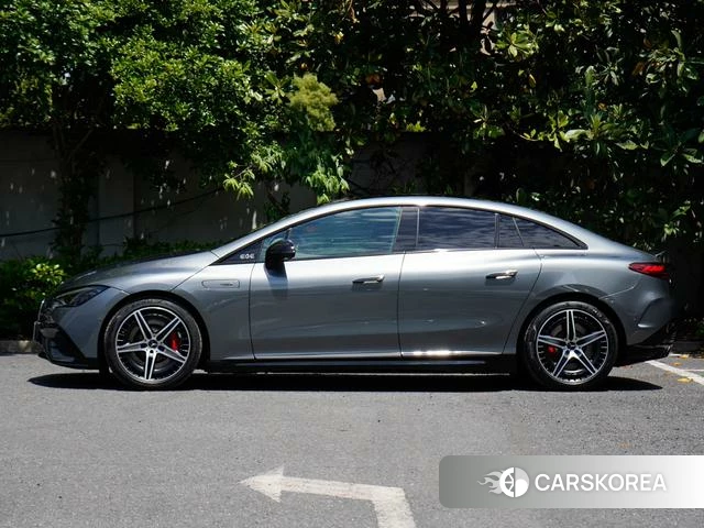 Mercedes-Benz EQE AMG 2024 Темно-серый из Китая, фото 2