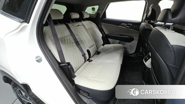 Kia Sportage 5th Generation Hybrid 2021 Белый из Кореи, фото 2