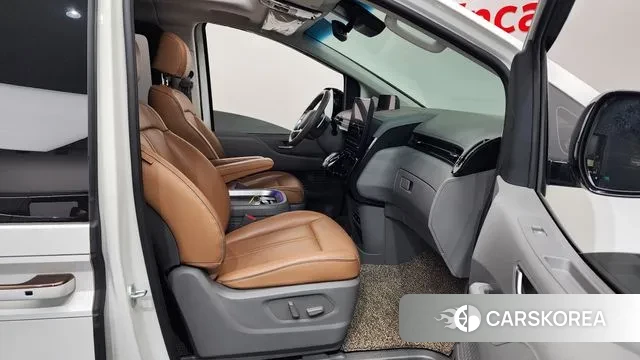 Hyundai Staria 2022 Белый из Кореи, фото 2