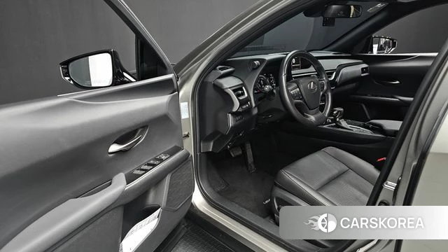 Lexus UX250h 2020 Серебристо-серый из Кореи, фото 2