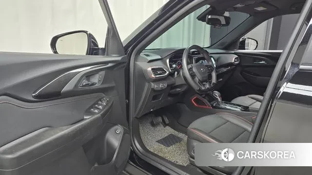 Chevrolet (GM Daewoo) Trailblazer 2023 Черный из Кореи, фото 2