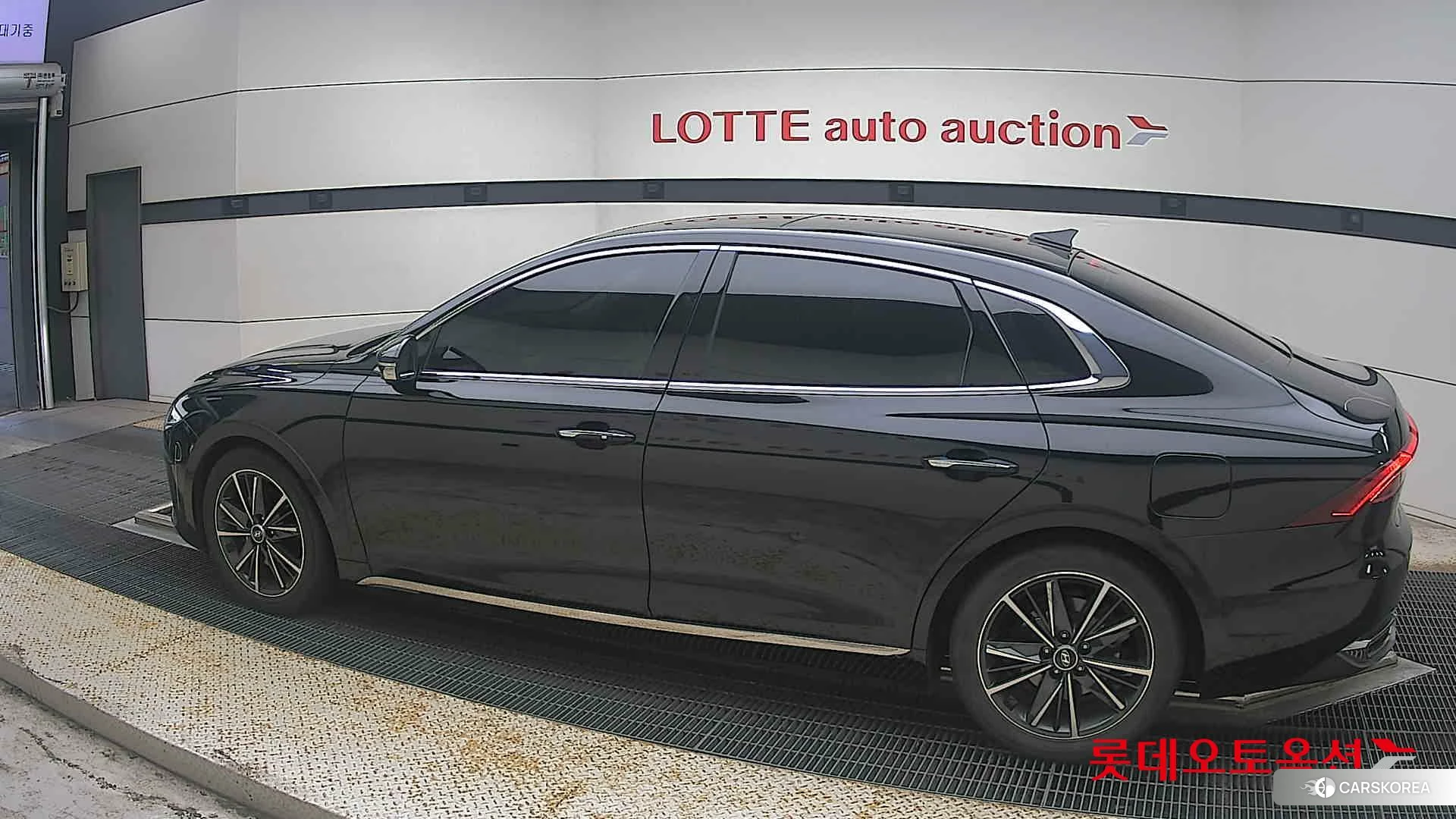 Hyundai Grandeur 2023 Abyss Black Pearl из Кореи, фото 2