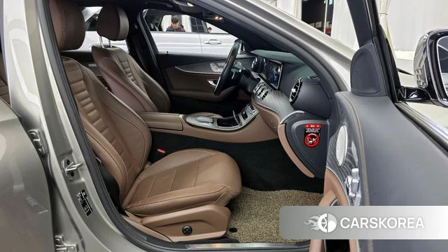 Mercedes-Benz E-Class W213 2022 Серебряный из Кореи, фото 2