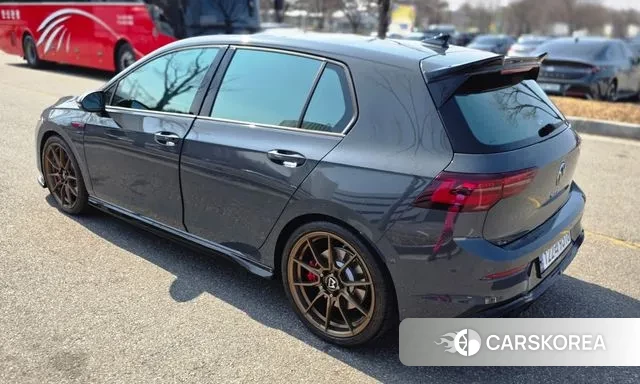 Volkswagen Golf 8th Generation 2023 Цвет галактики из Кореи, фото 2