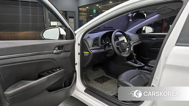 Hyundai Avante AD 2018 Белый из Кореи, фото 2