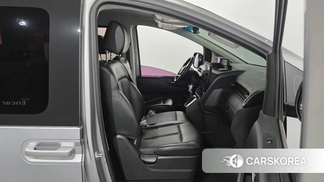 Hyundai Staria 2021 Серебряный из Кореи, фото 2