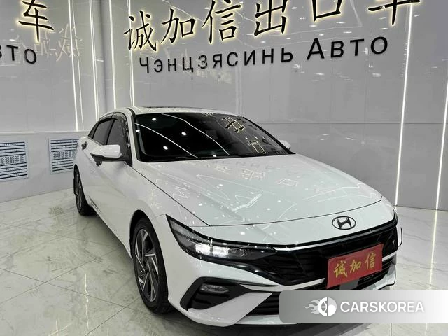 Hyundai Elantra 2024 Белый из Китая, фото 2