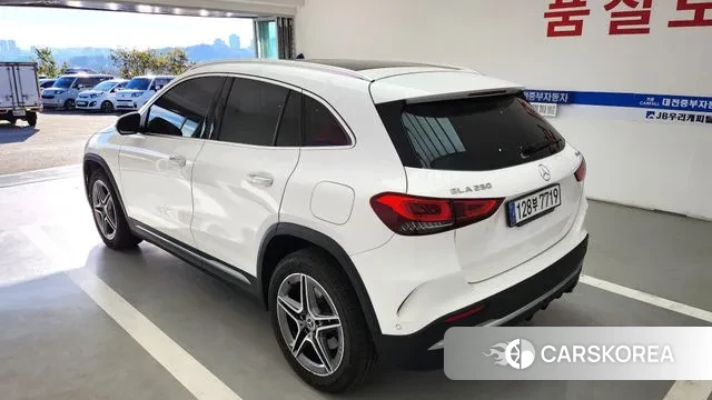 Mercedes-Benz GLA - Class H247 2023 Белый из Кореи, фото 2