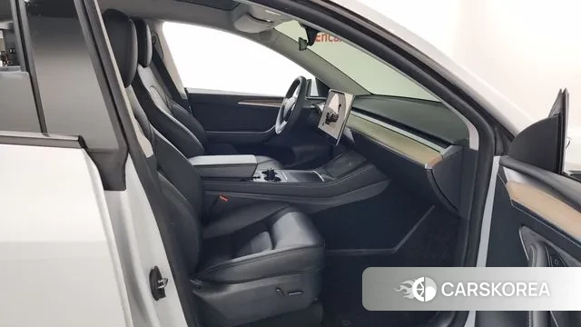 Tesla Model Y 2023 Белый из Кореи, фото 2