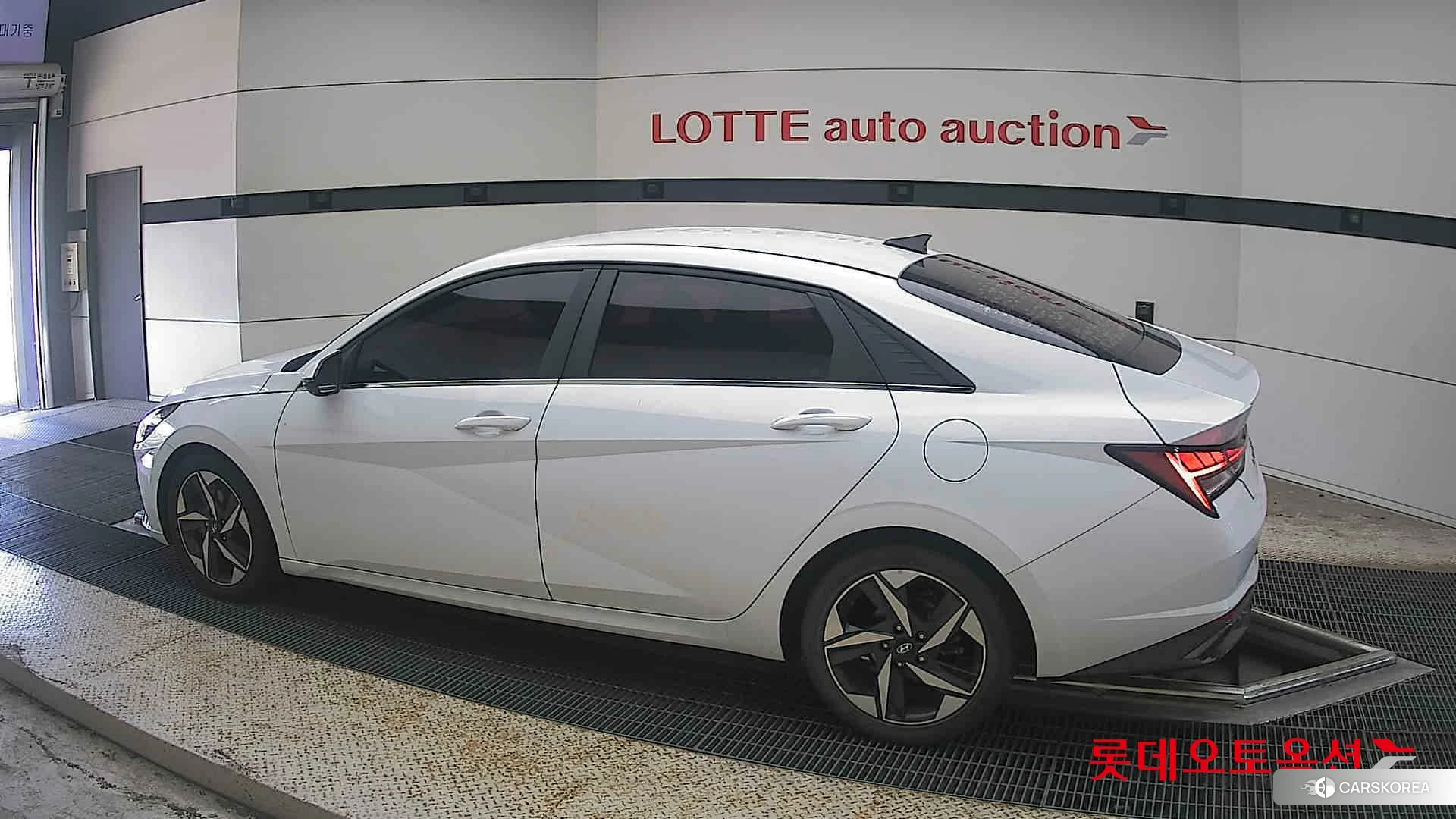 Hyundai Avante 2021 Polar White из Кореи, фото 2