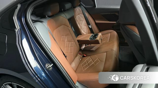 BMW 5 Series (G60) 2024 Синий из Кореи, фото 2