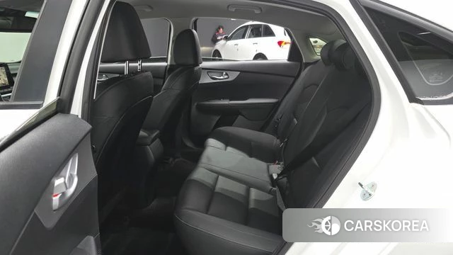 Kia The New K3 2nd generation 2022 Белый из Кореи, фото 2