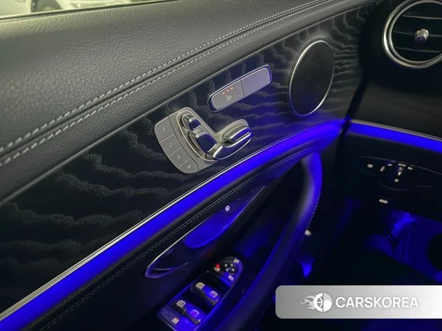 Mercedes-Benz E-Class W213 2021 Белый из Кореи, фото 2
