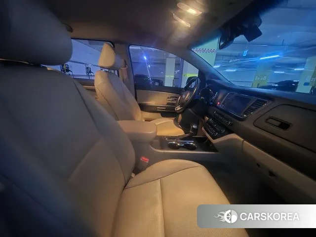 Kia The New Carnival 2019 Белый из Кореи, фото 2