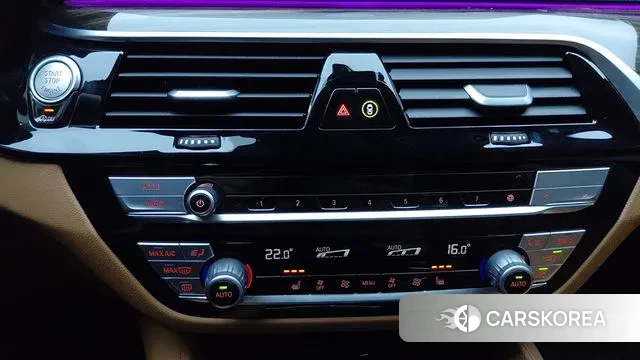 BMW 5 Series (G30) 2023 Черный из Кореи, фото 2