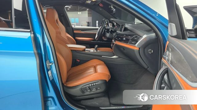BMW X6M (F16) 2018 Небесно-голубой из Кореи, фото 2