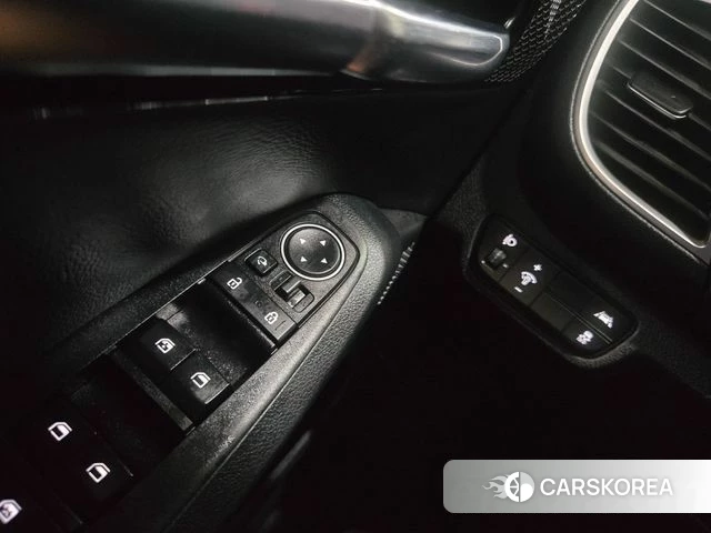 Kia Seltos 2022 Белый из Кореи, фото 2