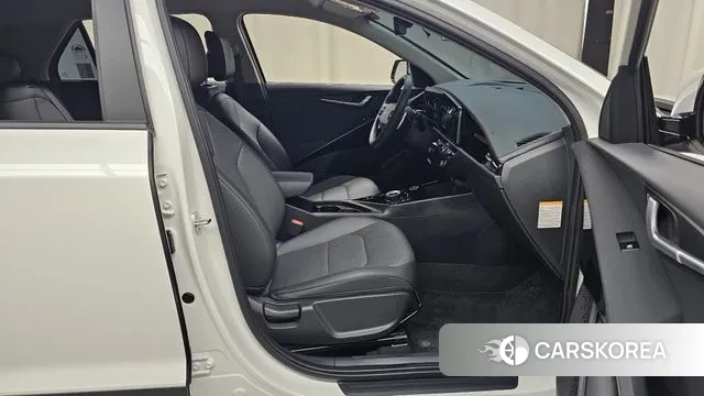 Kia Di Ol Nu Niro 2025 Белый из Кореи, фото 2