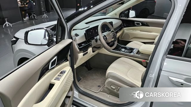 Kia The New Carnival 4th Generation 2025 Серебристо-серый из Кореи, фото 2