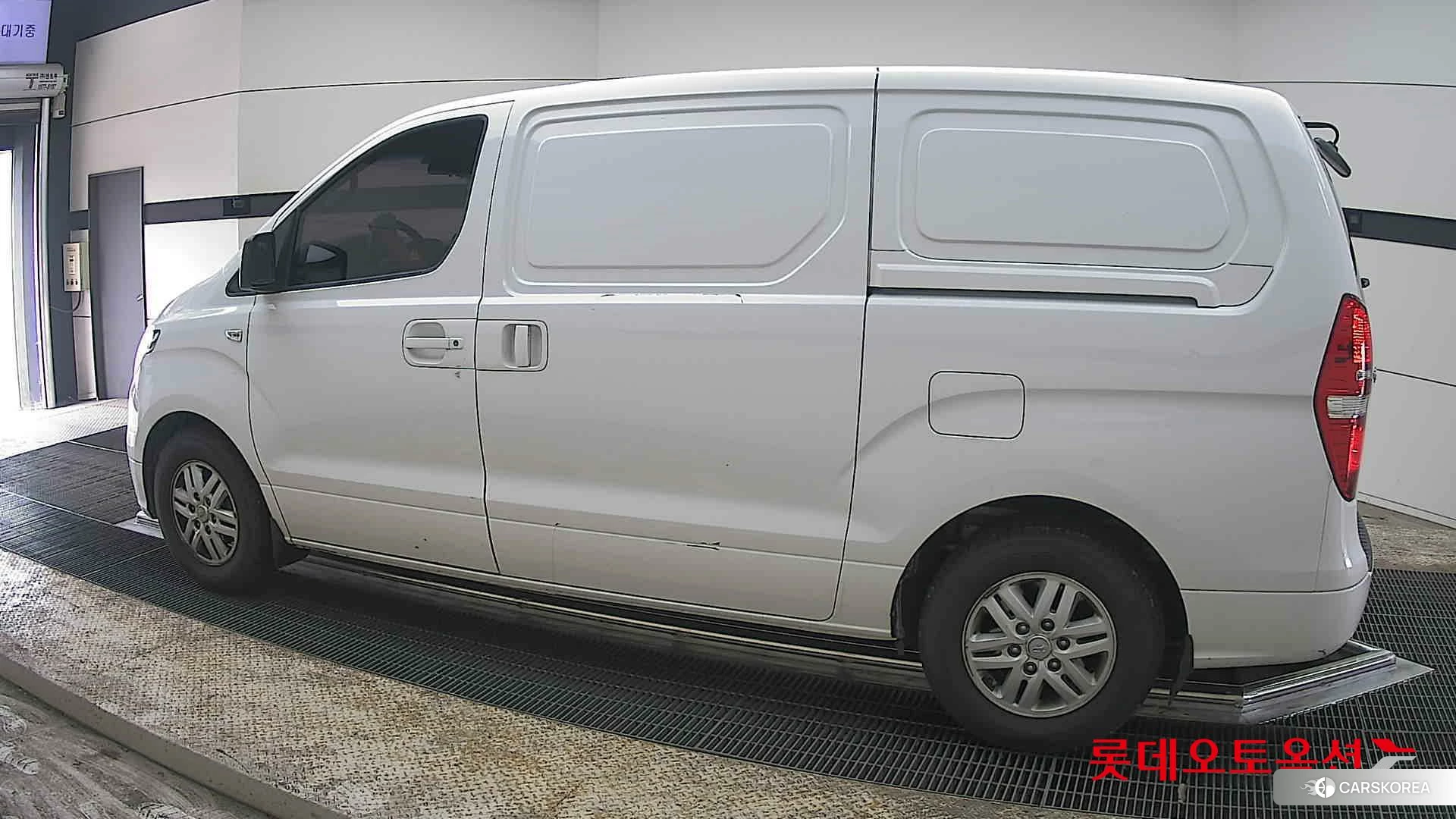 Hyundai Grand Starex 2021 Белый из Кореи, фото 2