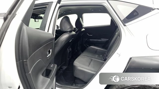 Hyundai Kona Hybrid (SX2) 2023 Белый из Кореи, фото 2