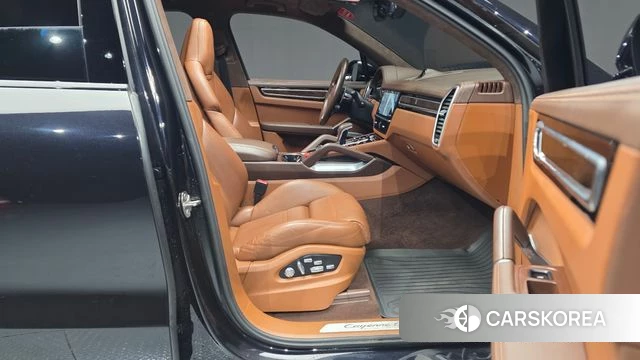 Porsche Cayenne (PO536) 2020 Черный из Кореи, фото 2