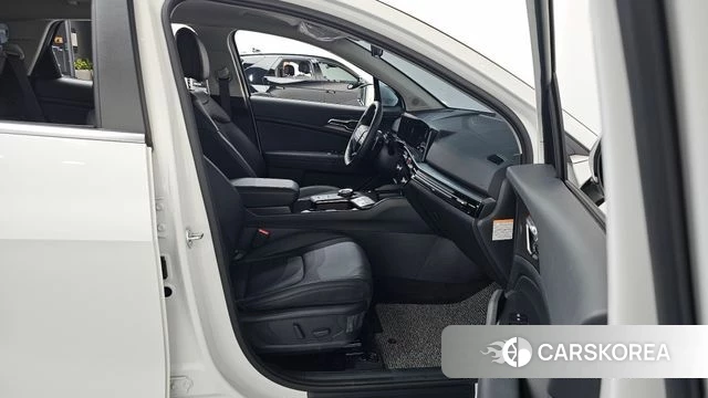 Kia The New Sportage 5th Generation Hybrid 2025 Белый из Кореи, фото 2