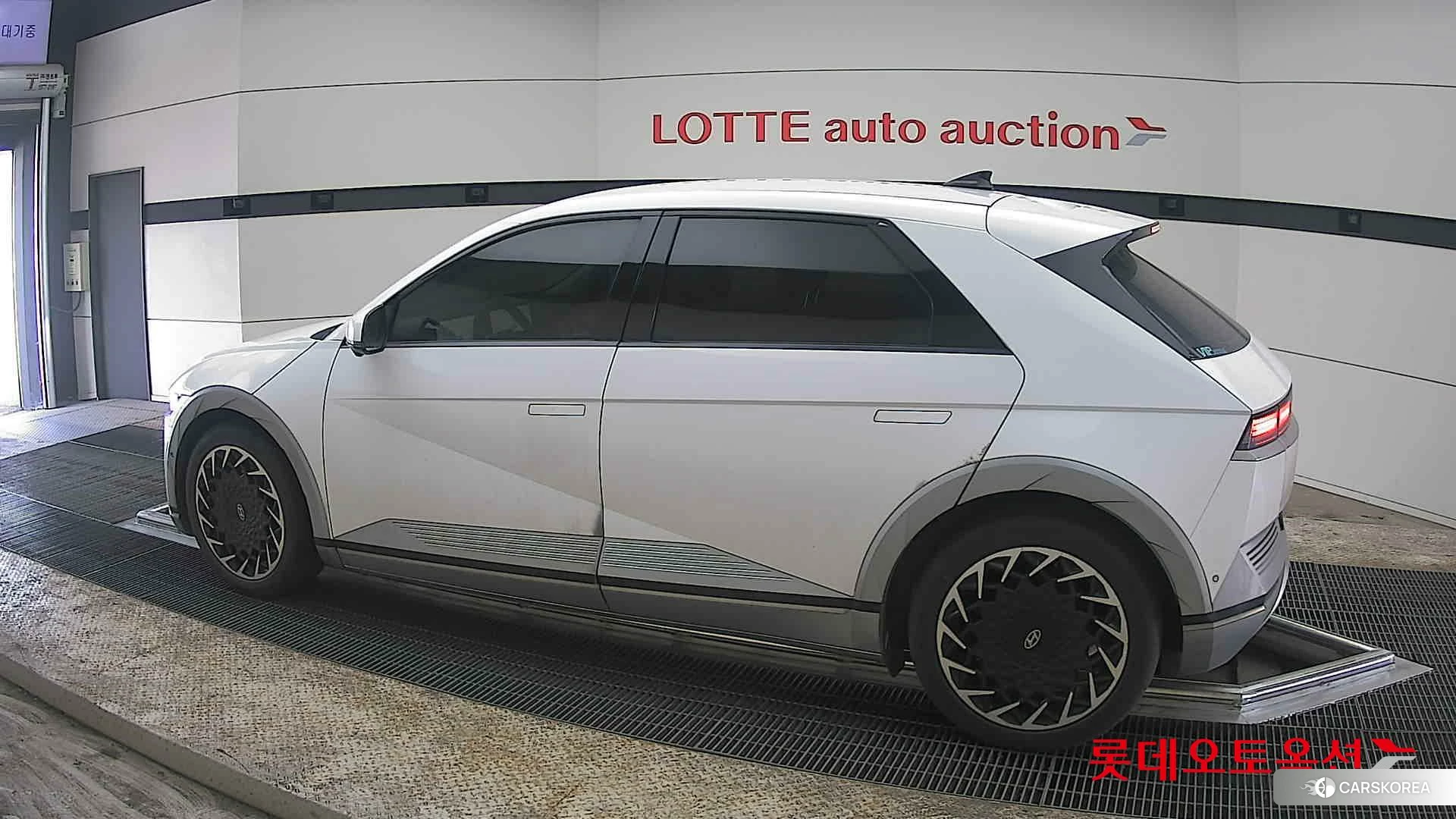 Hyundai IONIQ 5 2022 Atlas White из Кореи, фото 2