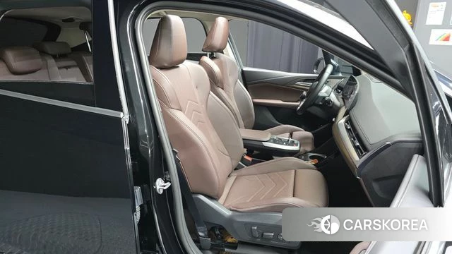 BMW 2 Series Active Tourer (U06) 2025 Черный из Кореи, фото 2