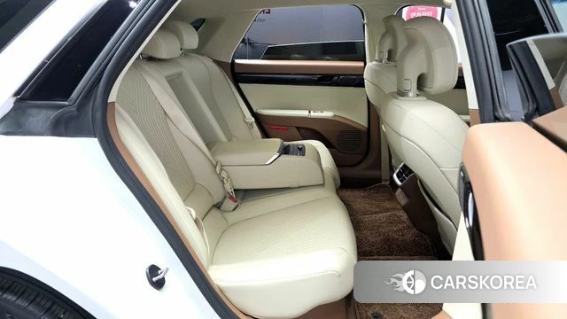 Hyundai Grandeur Hybrid (GN7) 2023 Белый из Кореи, фото 2