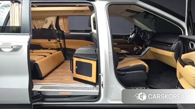 Kia Carnival 4th generation 2023 Белый из Кореи, фото 2