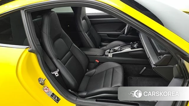 Porsche 911(992) 2021 Желтый из Кореи, фото 2