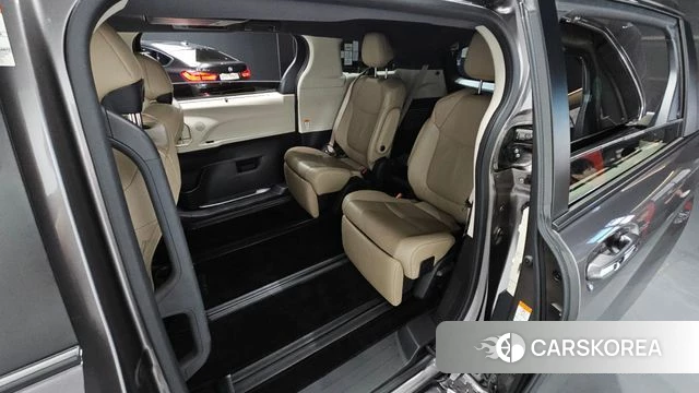 Toyota Sienna 4th Generation 2022 Серый из Кореи, фото 2