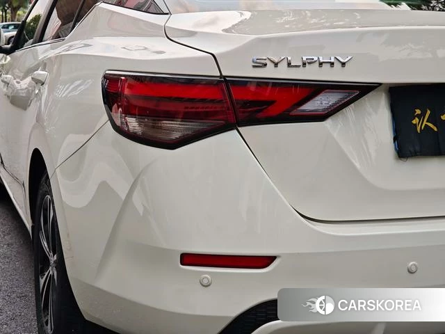 Nissan Xuan Yi 2023 Белый из Китая, фото 2