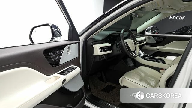 Lincoln Aviator 2nd generation 2022 Белый из Кореи, фото 2