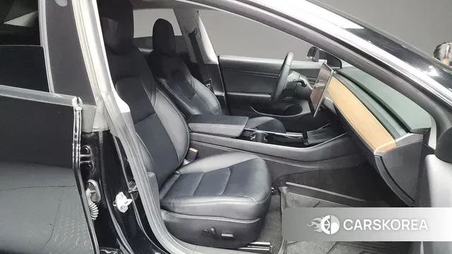 Tesla Model 3 2020 Черный из Кореи, фото 2