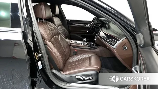 BMW 7 Series (G11) 2019 Черный из Кореи, фото 2