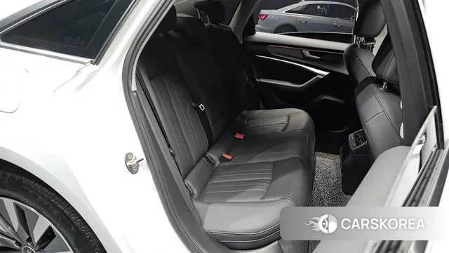 Audi A6 (C8) 2021 Белый из Кореи, фото 2