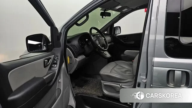 Hyundai The New Grand Starex 2020 Серебристо-серый из Кореи, фото 2