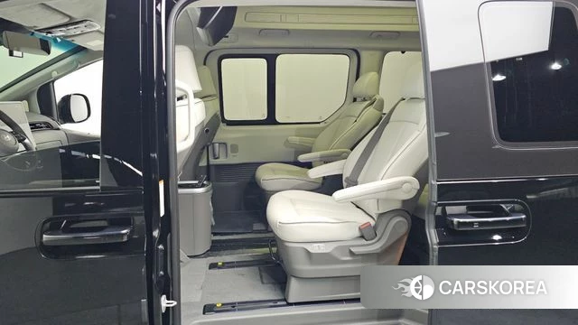 Hyundai Staria 2024 Черный из Кореи, фото 2