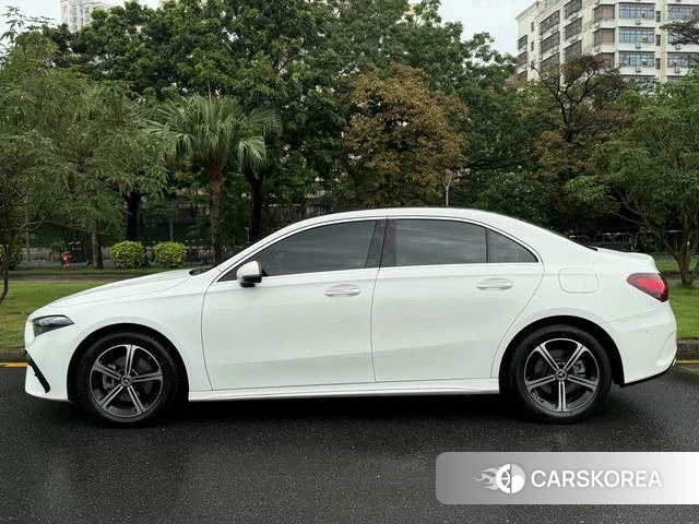 Mercedes-Benz Class A 2025 Белый из Китая, фото 2
