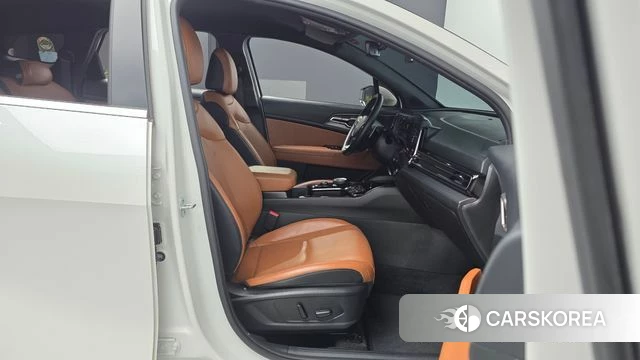 Kia Sportage 5th Generation 2022 Белый из Кореи, фото 2